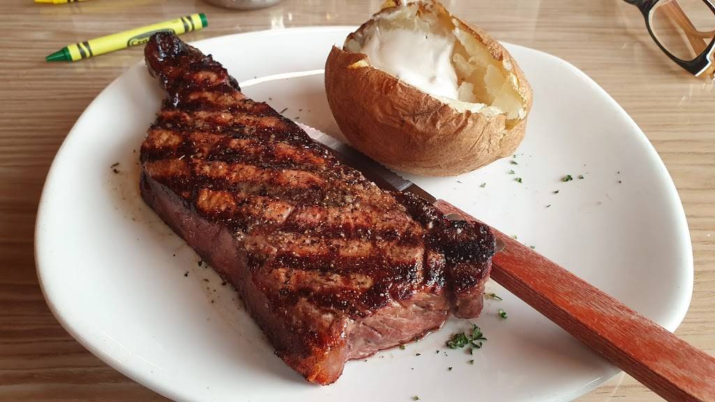 Charleys Boathouse Grill | restaurant | 6241 Estero Blvd, Fort Myers Beach, FL 33931, USA | 2397654700 OR +1 239-765-4700