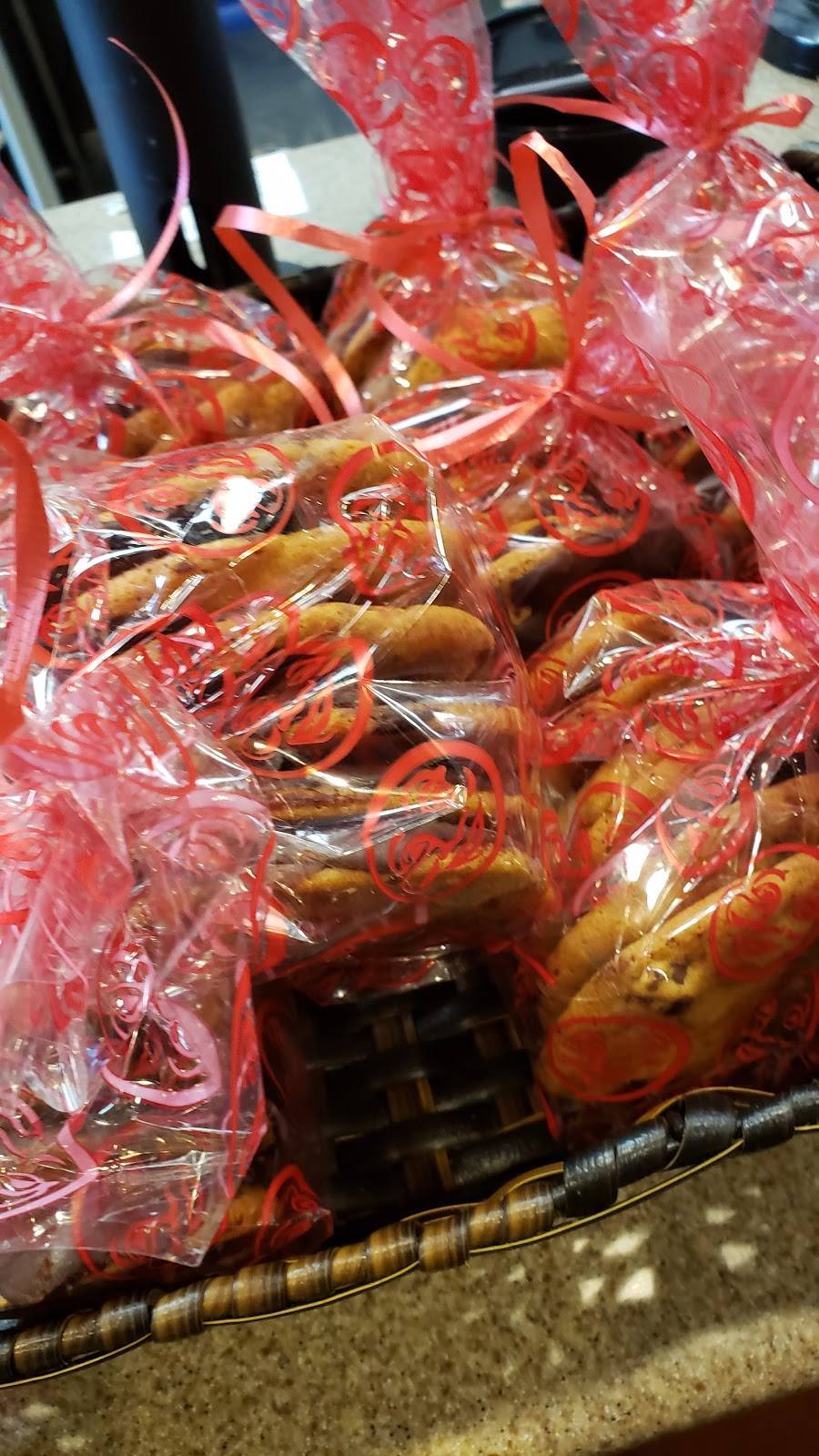 Full Moon Bar-B-Que | restaurant | 2252 Pelham Pkwy, Pelham, AL 35124, USA | 2055176966 OR +1 205-517-6966