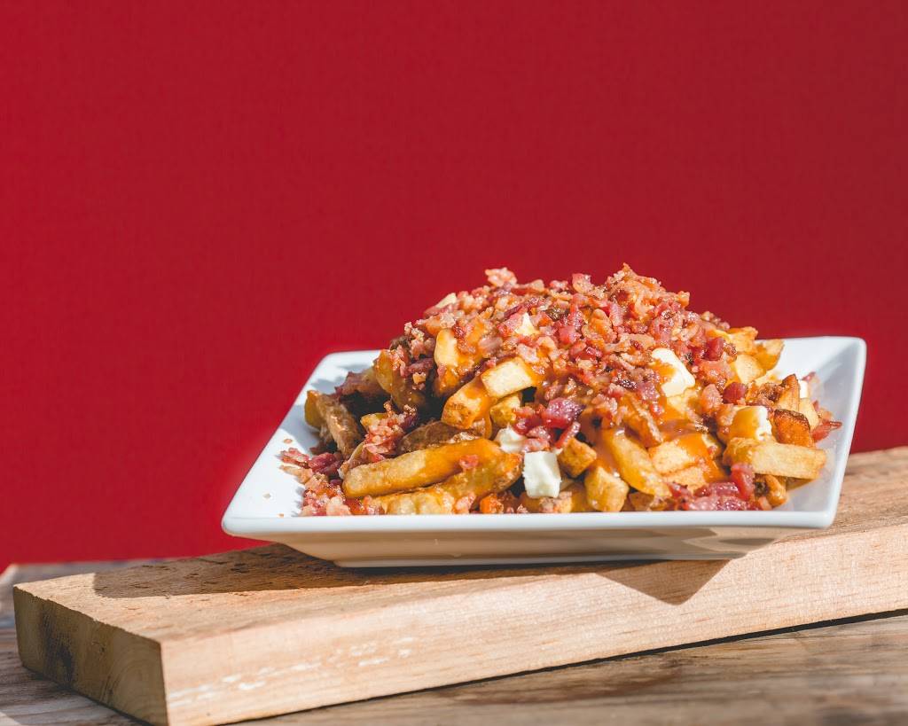 Golden Fries | restaurant | 6505 Jeanne DArc Blvd N, Orléans, ON K1C 2R1, Canada | 6137007968 OR +1 613-700-7968