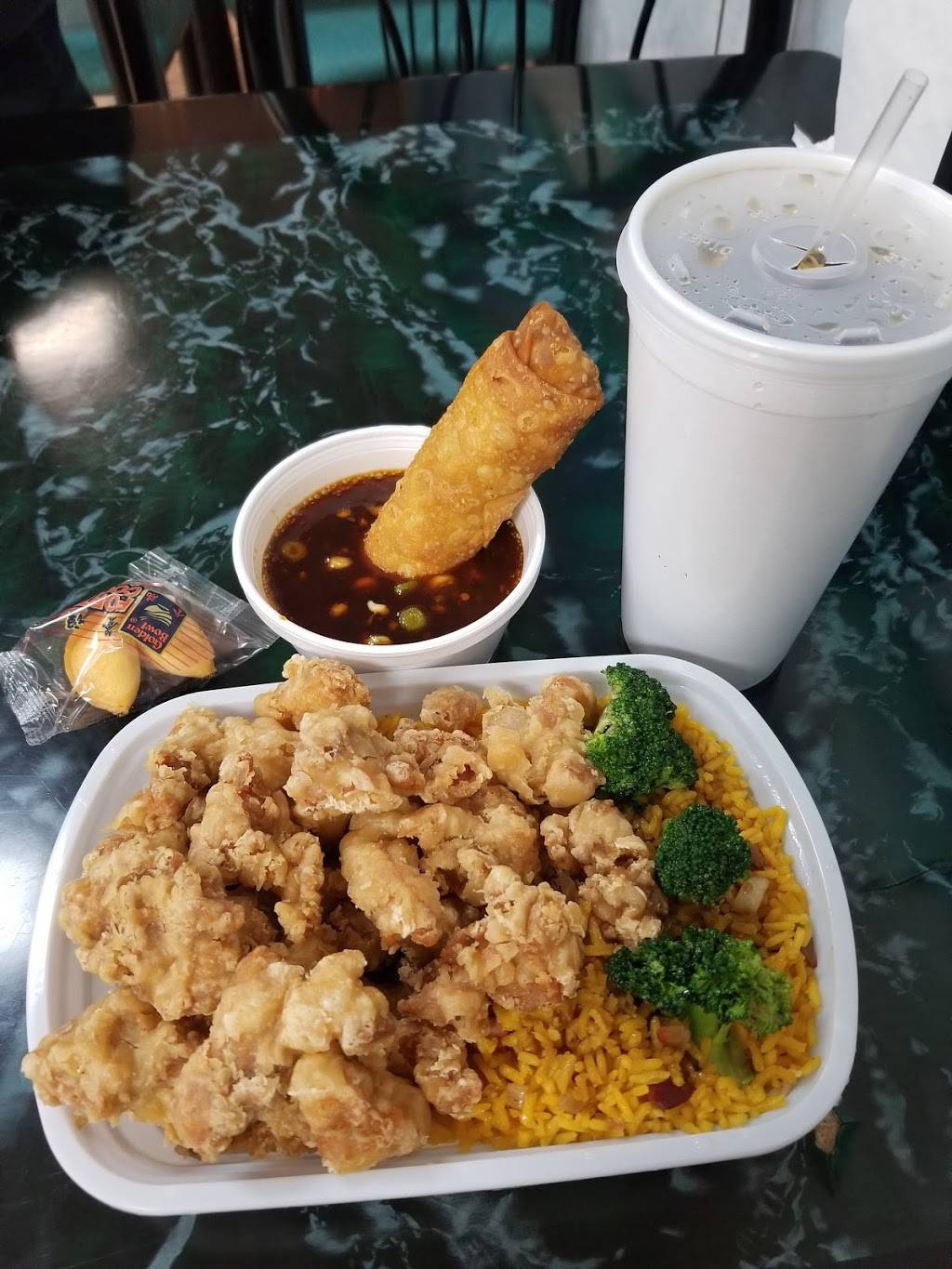 Chong Garden | restaurant | 10341 Dixie Hwy, Louisville, KY 40272, USA | 5029351628 OR +1 502-935-1628