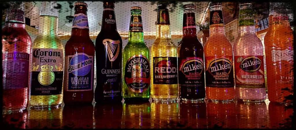 Whitetails Firepit And Grill | restaurant | 304 E Main St, Glasford, IL 61533, USA | 3093893973 OR +1 309-389-3973