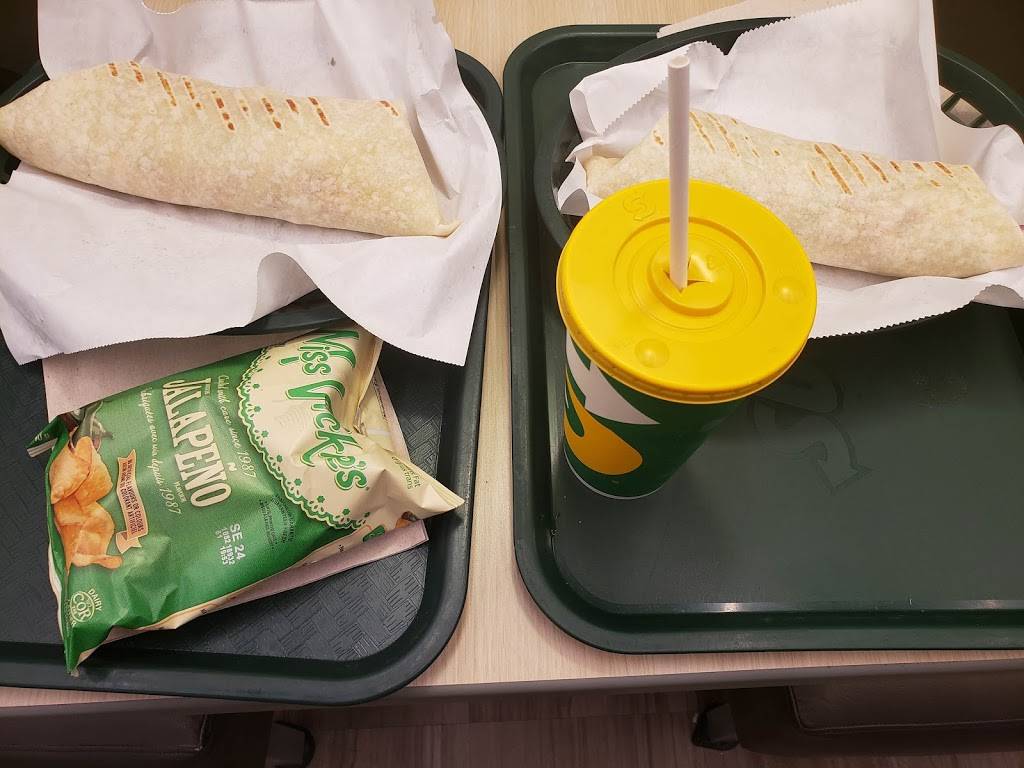 Subway | restaurant | 2301 Navaho Dr B, Nepean, ON K2G 6Z1, Canada | 6132265555 OR +1 613-226-5555
