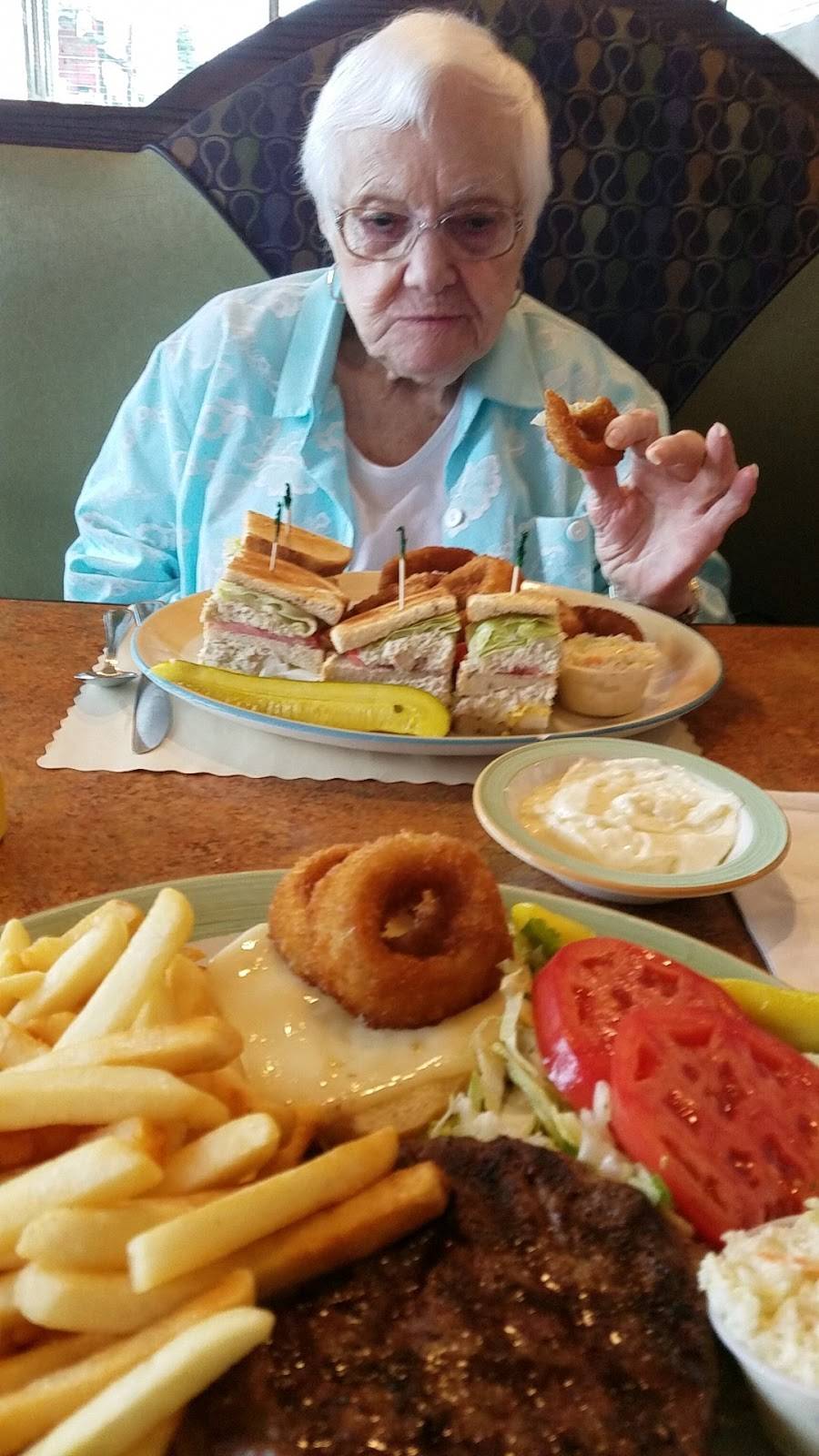 Metro 29 Diner | restaurant | 4711 Lee Hwy, Arlington, VA 22207, USA | 7035282464 OR +1 703-528-2464