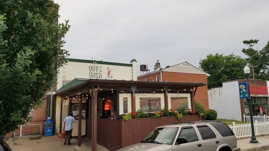 Dots Back Inn | restaurant | 4030 MacArthur Ave, Richmond, VA 23227, USA | 8042663167 OR +1 804-266-3167