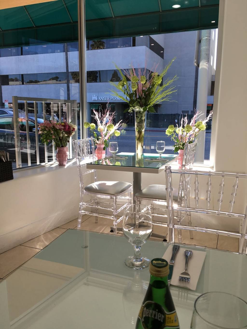 Lorys Restaurant | restaurant | 4963 Sunset Blvd, Los Angeles, CA 90027, USA | 3236669631 OR +1 323-666-9631