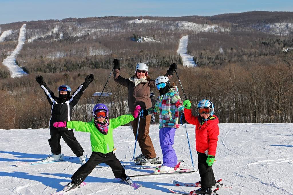 Indianhead Mountain - Big Snow Resort | restaurant | 500 Indianhead Rd, Wakefield, MI 49968, USA | 8003463426 OR +1 800-346-3426