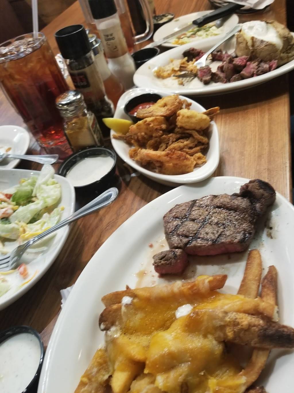 Coltons Steak House & Grill | restaurant | 2114 N Westwood Blvd, Poplar Bluff, MO 63901, USA | 5736863880 OR +1 573-686-3880