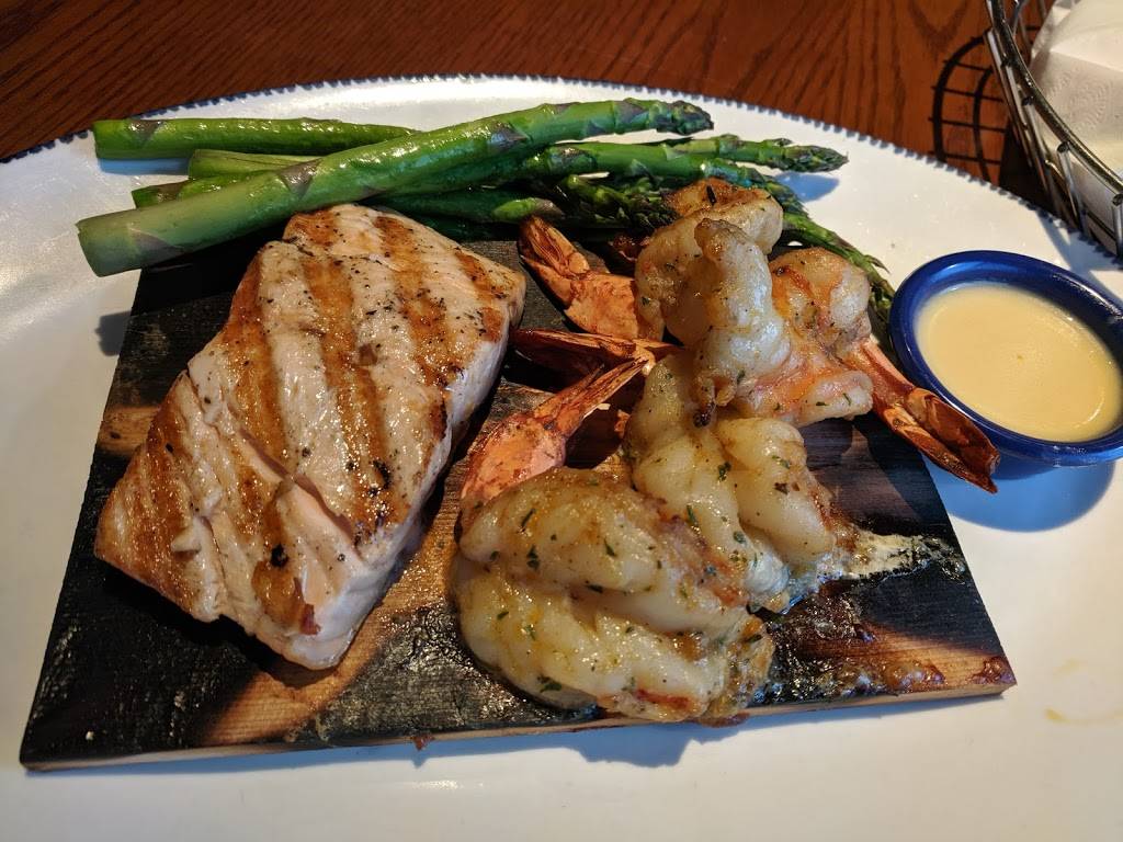 Red Lobster | restaurant | 1790 The Queensway, Etobicoke, ON M9C 5H5, Canada | 4166209990 OR +1 416-620-9990