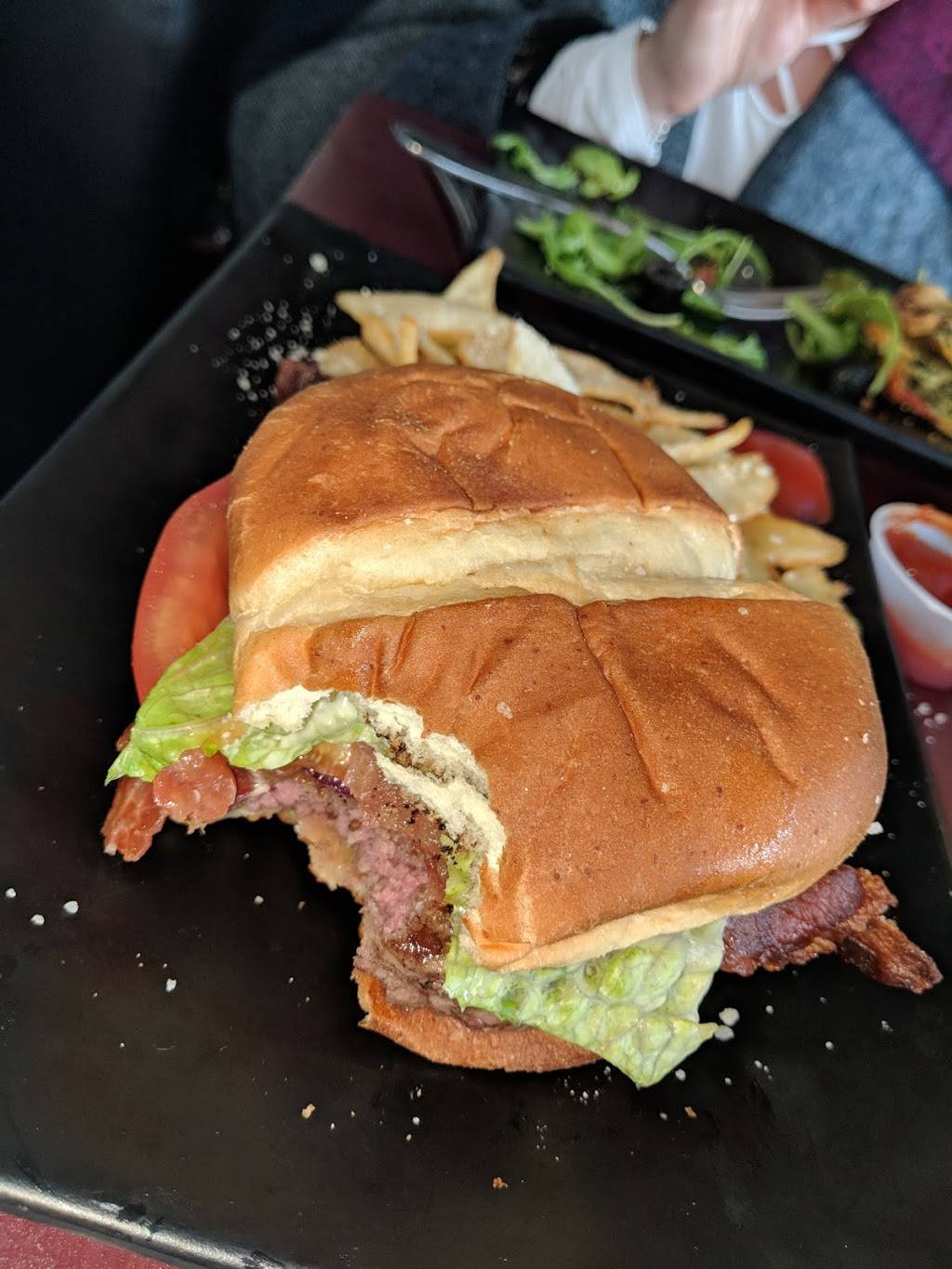 Adriaen Block | restaurant | 19-33 Ditmars Blvd, Astoria, NY 11105, USA | 7186061391 OR +1 718-606-1391