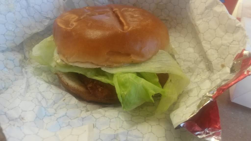 Wendys | restaurant | 5660 Highland Rd, Waterford Twp, MI 48327, USA | 2486731111 OR +1 248-673-1111