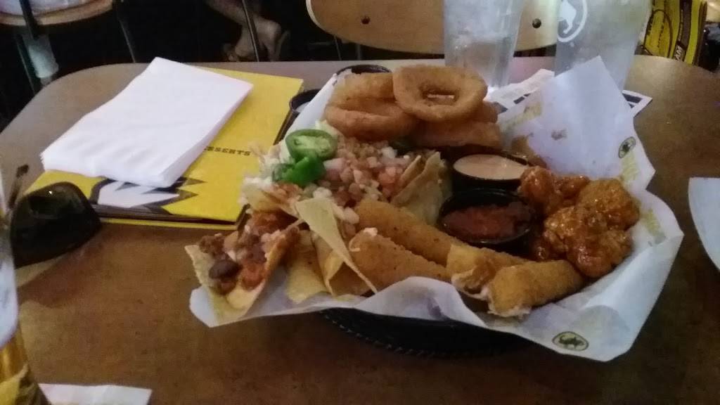 Buffalo Wild Wings | restaurant | 26711 Aliso Creek Rd, Aliso Viejo, CA 92656, USA | 9494612652 OR +1 949-461-2652