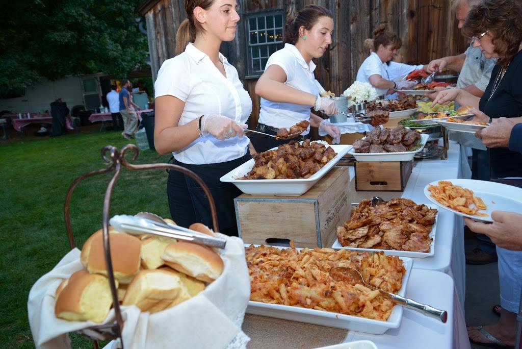 Clambakes & BBQ of Connecticut | restaurant | 148 Elizabeth St, Derby, CT 06418, USA | 2037367191 OR +1 203-736-7191