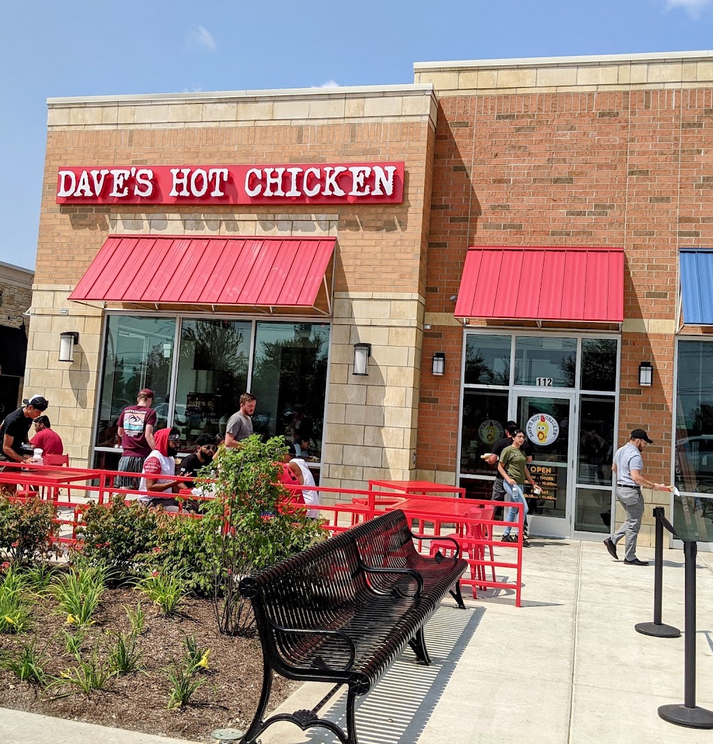 Dave’s Hot Chicken | restaurant | 2736 Showplace Dr, Naperville, IL 60564, USA | 6305260144 OR +1 630-526-0144