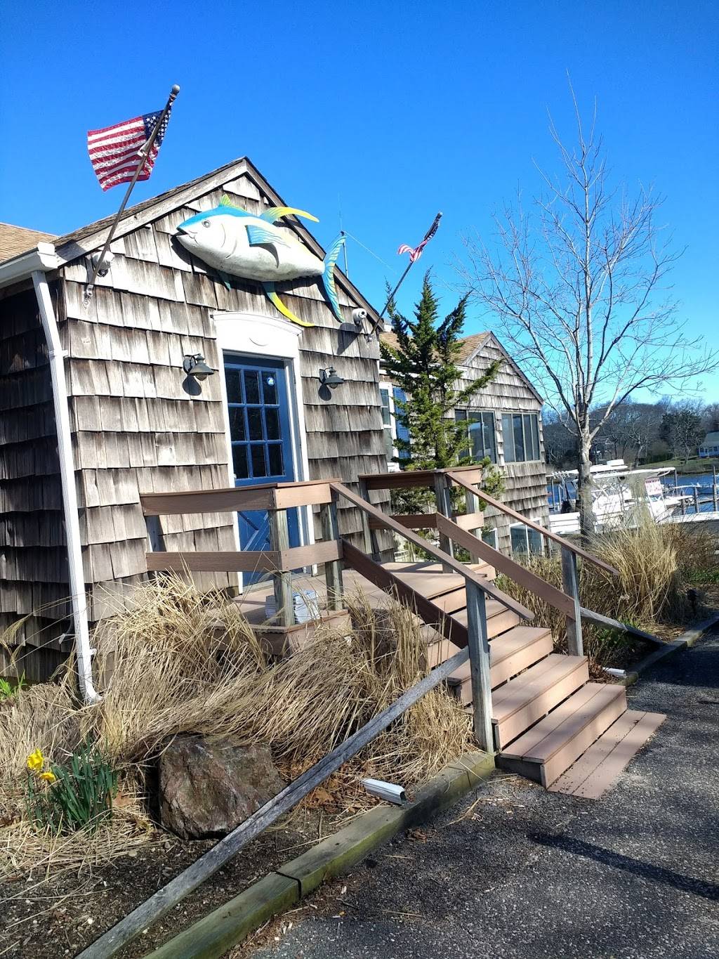 The Coast Grill | restaurant | 1459, 1109 Noyack Rd #2, Southampton, NY 11968, USA | 6312832277 OR +1 631-283-2277