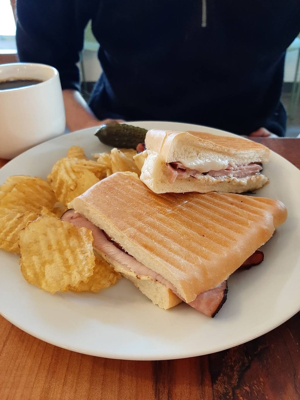 Blue valley bistro | restaurant | 91088 N Willamette St, Coburg, OR 97408, USA | 4582158153 OR +1 458-215-8153