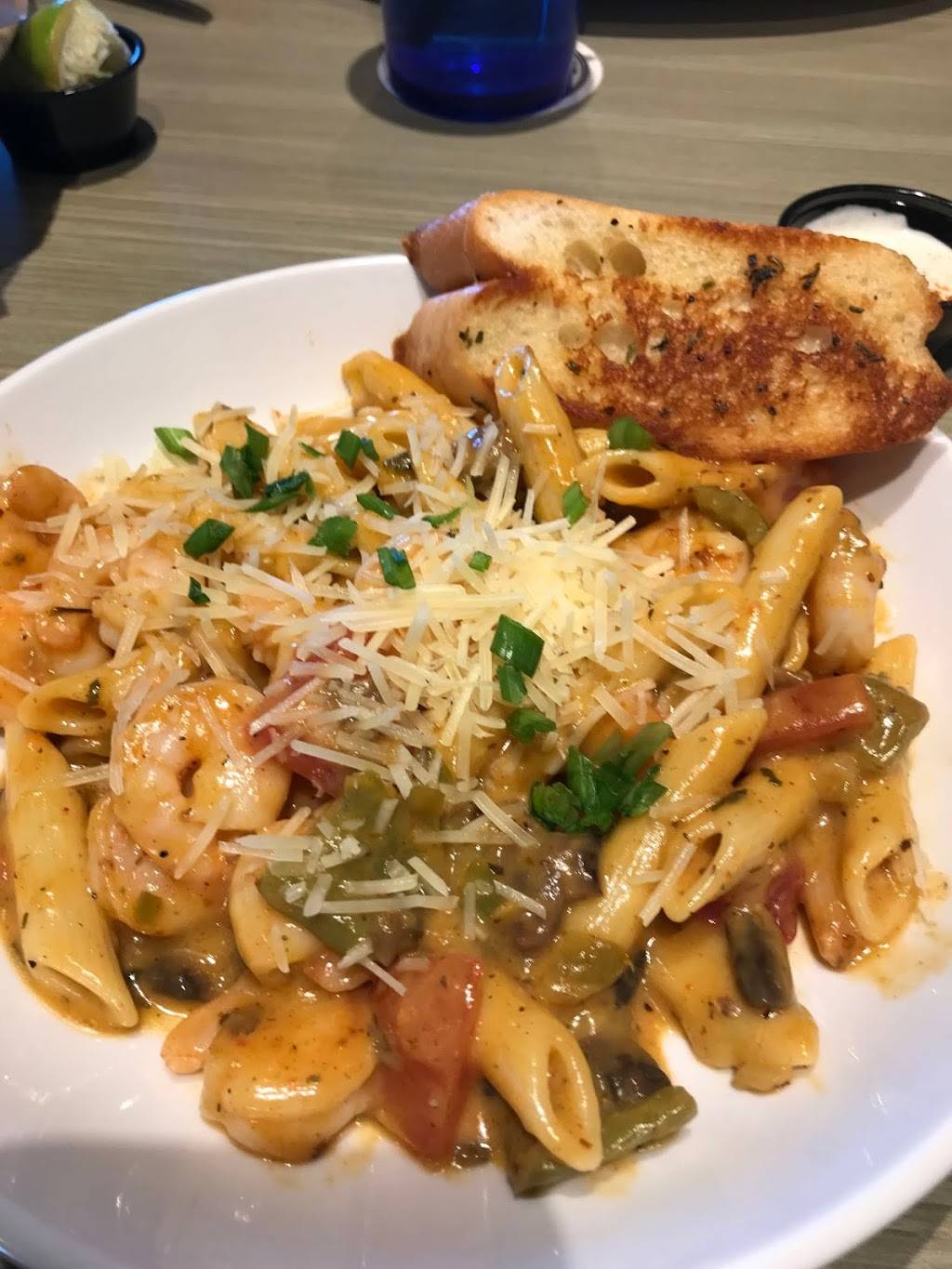 Razzoos Cajun Cafe | restaurant | 1340 W Memorial Rd Drive, Oklahoma City, OK 73114, USA | 4054456070 OR +1 405-445-6070