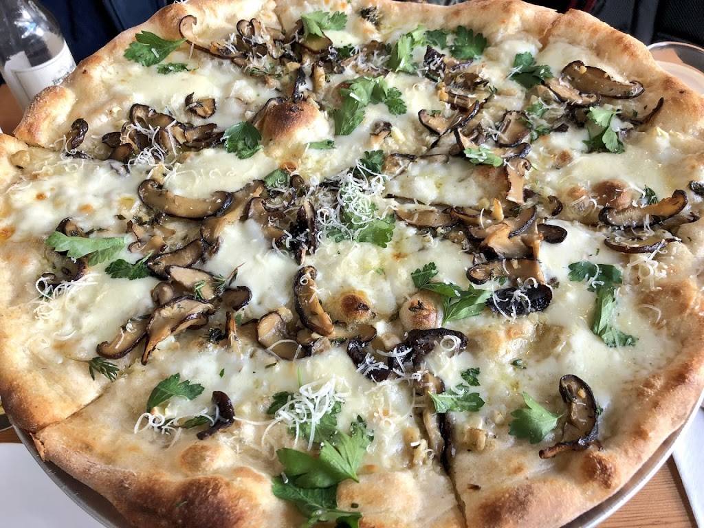 Caseys Pizza | restaurant | 1170 4th St, San Francisco, CA 94158, USA | 4158142482 OR +1 415-814-2482