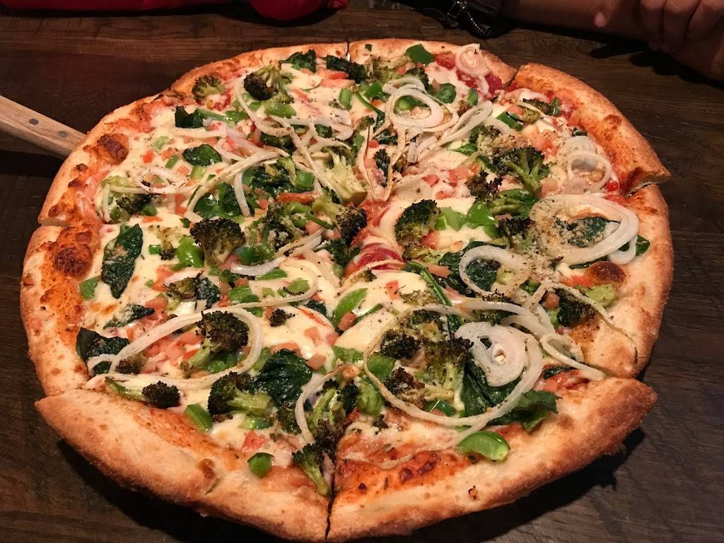 Santoras Pizza Pub & Grill | meal takeaway | 1402 Millersport Hwy #2923, Williamsville, NY 14221, USA | 7166883081 OR +1 716-688-3081