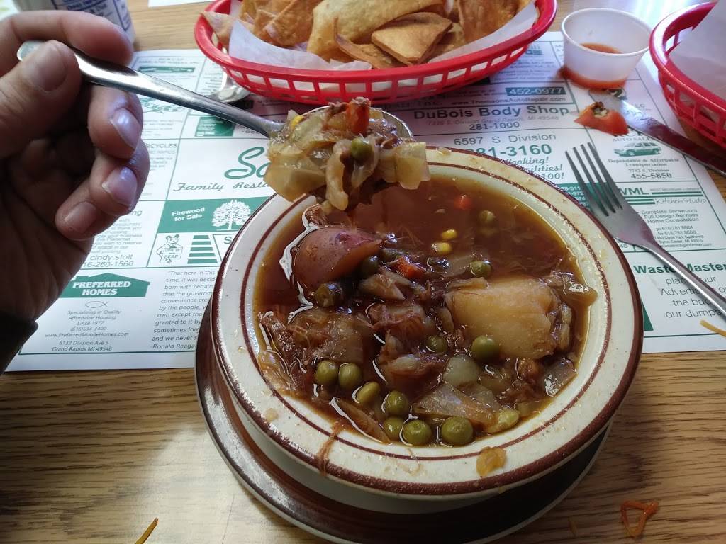 Sandis Family Restaurant | restaurant | 6597 Division Ave S, Grand Rapids, MI 49548, USA | 6162813160 OR +1 616-281-3160