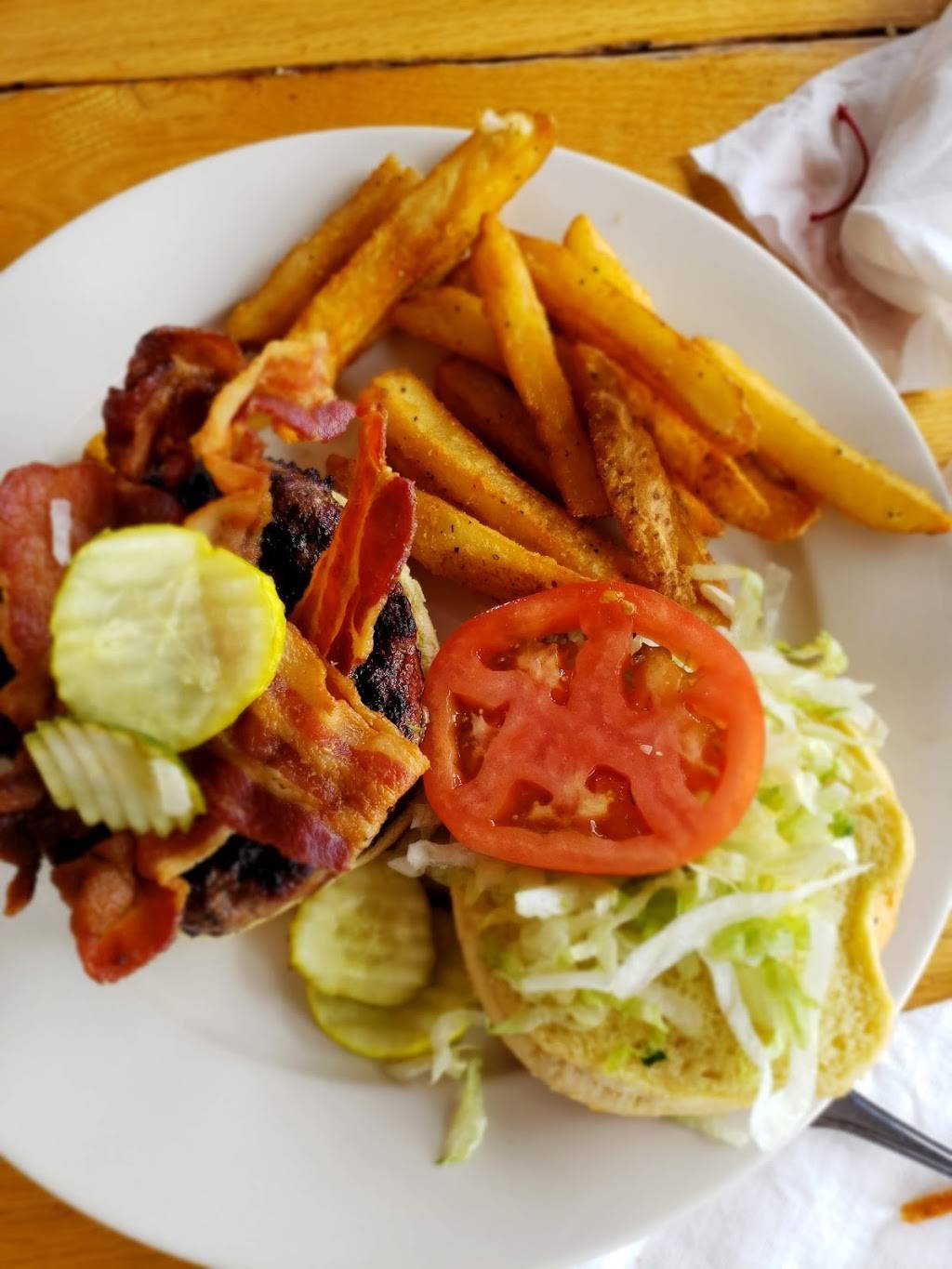 On the Deck | restaurant | 10 Simon Lake Dr, Atlantic Highlands, NJ 07716, USA | 7328721424 OR +1 732-872-1424