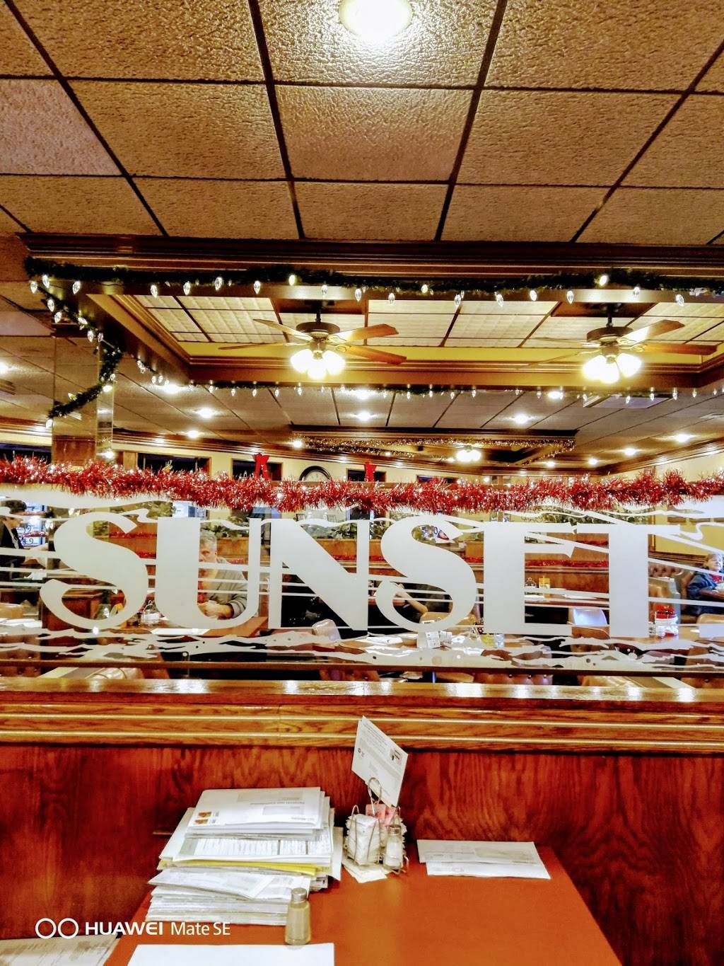 Sunset House Restaurant | restaurant | 1451 Golf Rd, Waukegan, IL 60087, USA | 8473367773 OR +1 847-336-7773