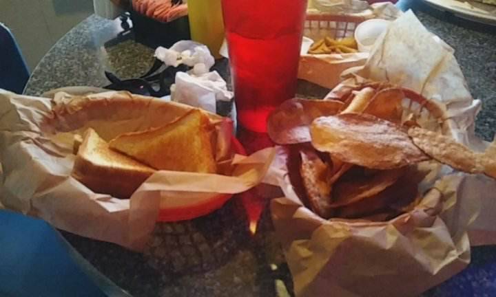 Fat & Happy | restaurant | 5806 N Main St, Joplin, MO 64801, USA | 4176596070 OR +1 417-659-6070