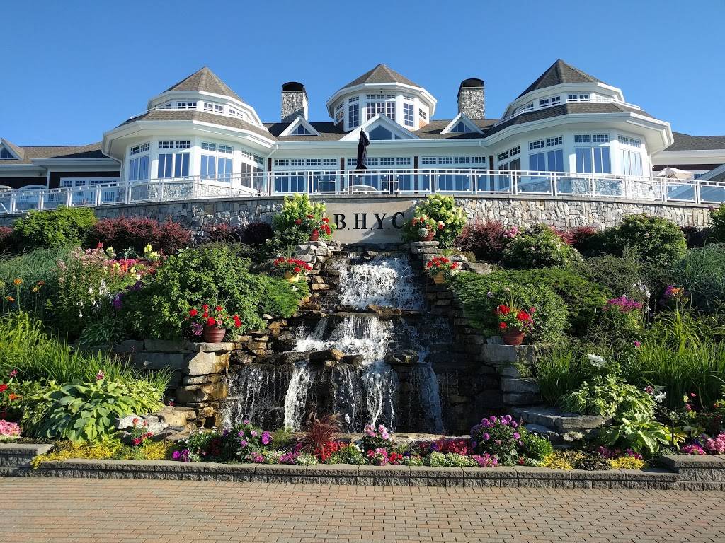 Bay Harbor Yacht Club | restaurant | 4300 Vista Dr, Petoskey, MI 49770, USA | 2314392100 OR +1 231-439-2100