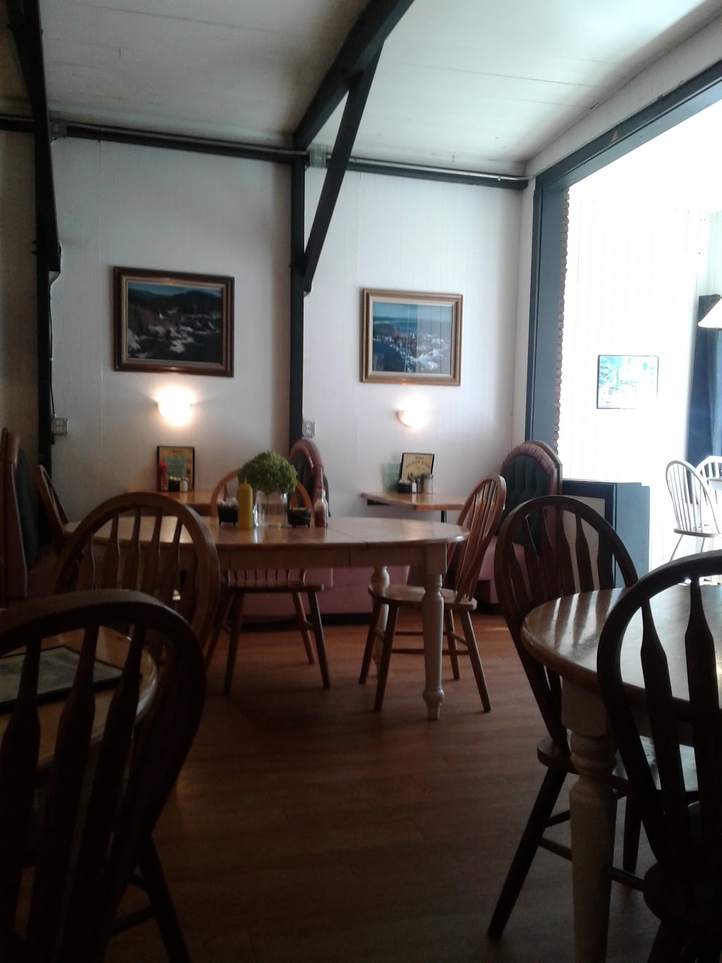 Franks | restaurant | 10788 OR-126, Mapleton, OR 97453, USA | 5412684856 OR +1 541-268-4856