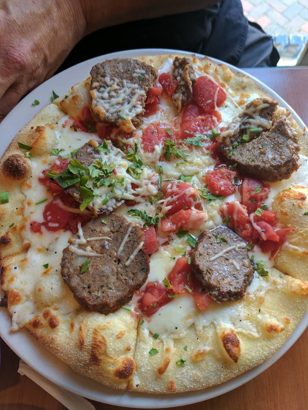 Bilbo Baggins | restaurant | 208 Queen St, Alexandria, VA 22314, USA | 7036830300 OR +1 703-683-0300