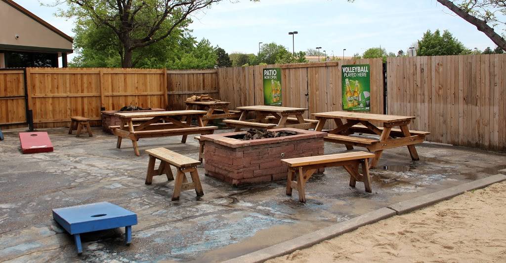 Gibbys Big Backyard | restaurant | 1555 S Havana St Unit W, Aurora, CO 80012, USA | 3037555944 OR +1 303-755-5944