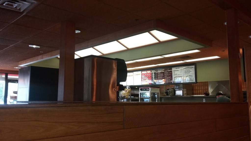 Papa Ginos | restaurant | 674 Bedford St, Whitman, MA 02382, USA | 7814470052 OR +1 781-447-0052