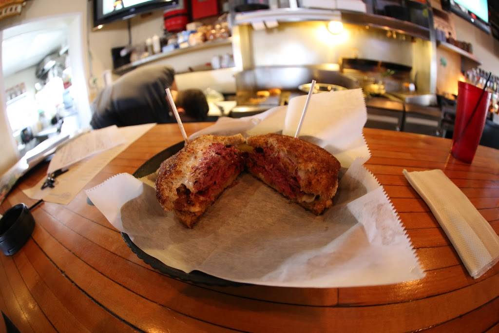 Copper Mug Bar & Grill | restaurant | 1704 E West Maple Rd, Walled Lake, MI 48390, USA | 2486248725 OR +1 248-624-8725