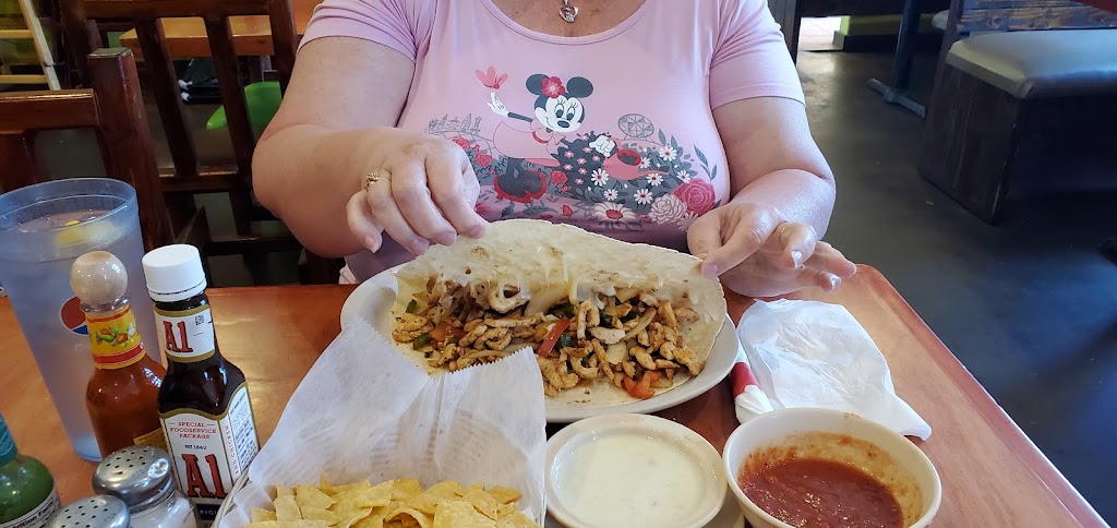 Checos Mexican Restaurant | restaurant | 570 N 2nd Street, Ellington, MO 63638, USA | 5736632466 OR +1 573-663-2466