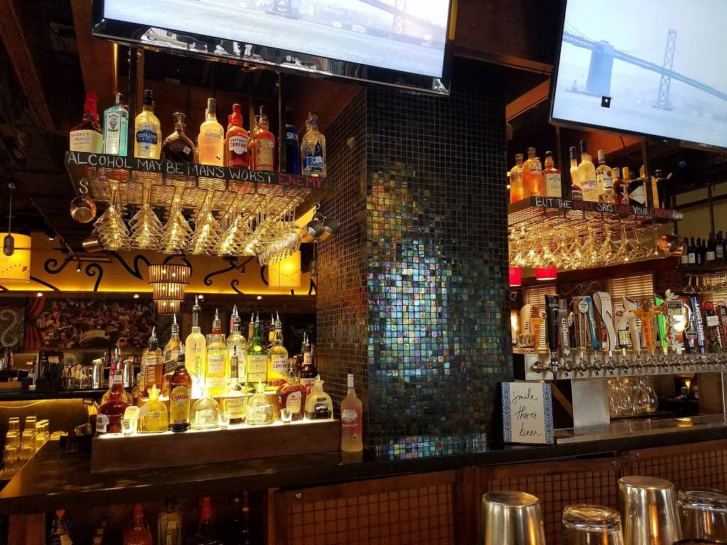 Bar Louie - North East Mall | night club | 1101 Melbourne Rd #6600, Hurst, TX 76053, USA | 8175370440 OR +1 817-537-0440