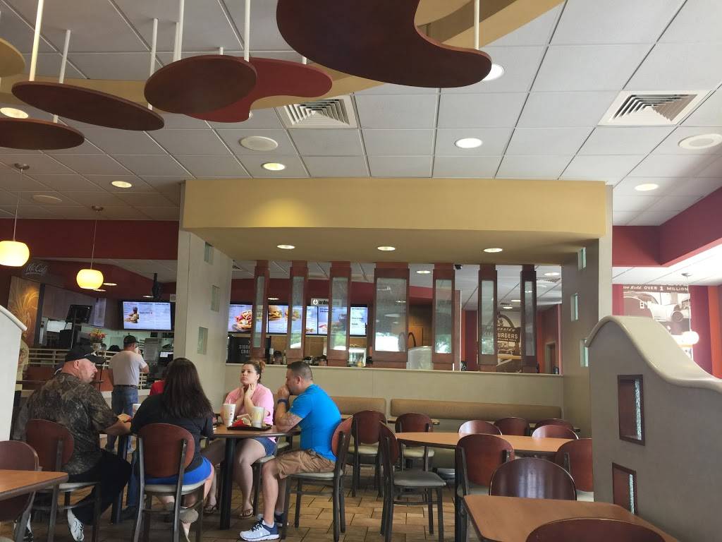 McDonalds | cafe | 900 N Main St, Greenville, KY 42345, USA | 2703380294 OR +1 270-338-0294