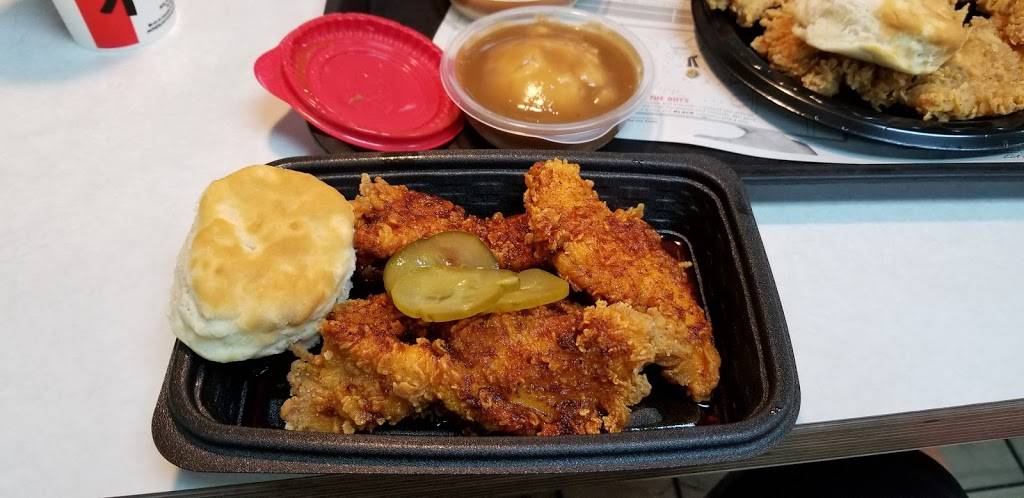 KFC | restaurant | 24541 Trabuco Rd, Lake Forest, CA 92630, USA | 9497687332 OR +1 949-768-7332