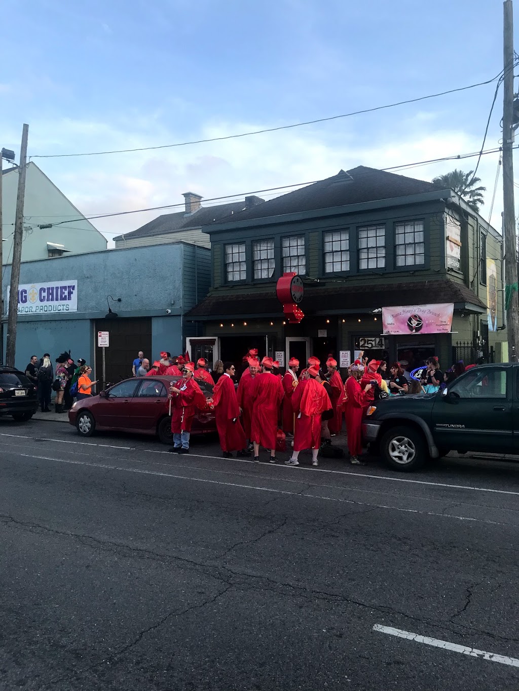 Artisan Bar and Cafe | cafe | 2514 St Claude Ave, New Orleans, LA 70117, USA | 5045104340 OR +1 504-510-4340