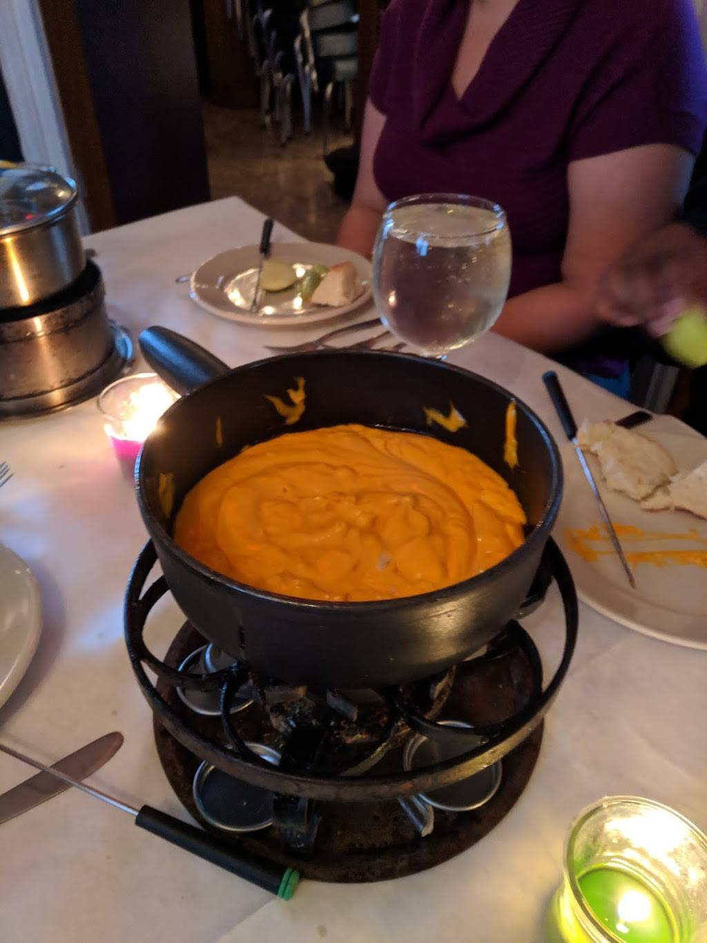Lucernes Fondue & Spirits | restaurant | 845 N Church St, Rockford, IL 61103, USA | 8159682665 OR +1 815-968-2665