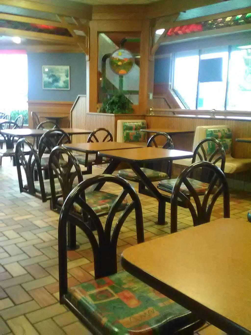 Burger King | restaurant | 1800 S Garfield Ave, Traverse City, MI 49686, USA | 2319472730 OR +1 231-947-2730