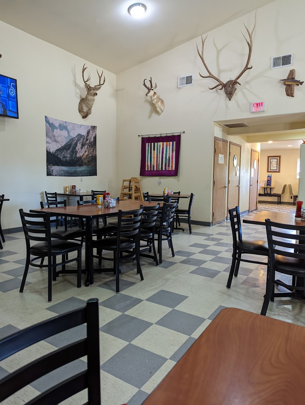 Main Street Grill | restaurant | 545 NM-518, Mora, NM 87732, USA | 5753876070 OR +1 575-387-6070
