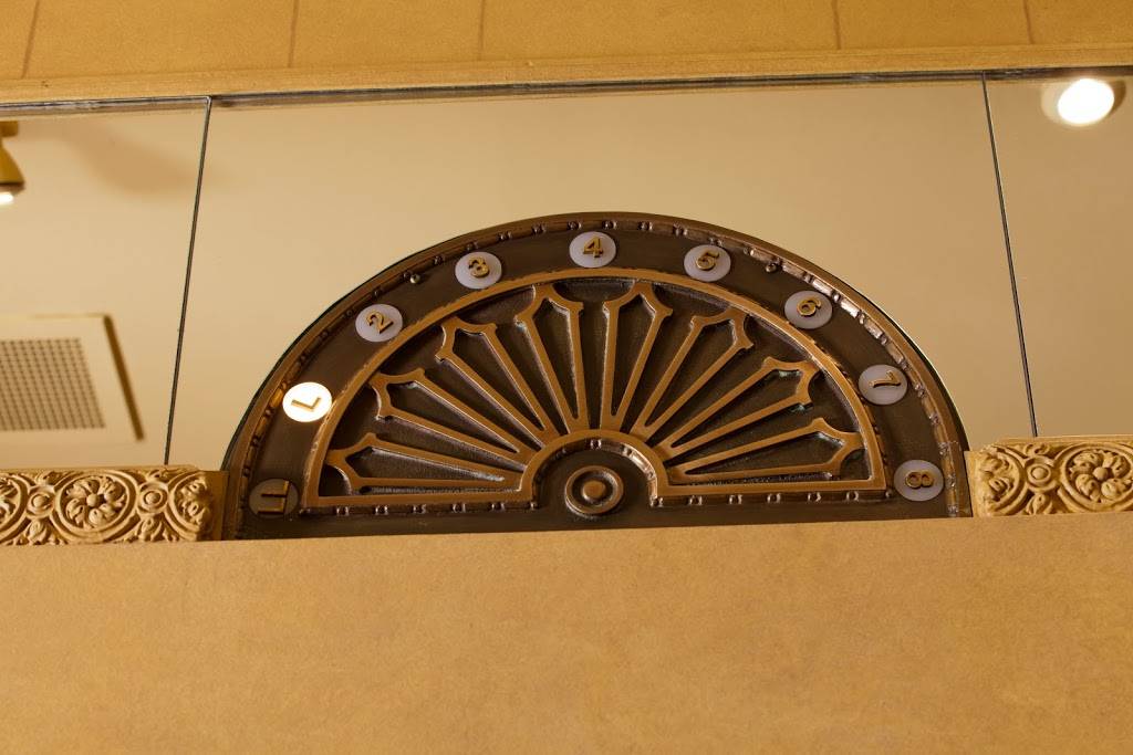 The Henley Park Hotel | restaurant | 926 Massachusetts Ave NW, Washington, DC 20001, USA | 2026385200 OR +1 202-638-5200