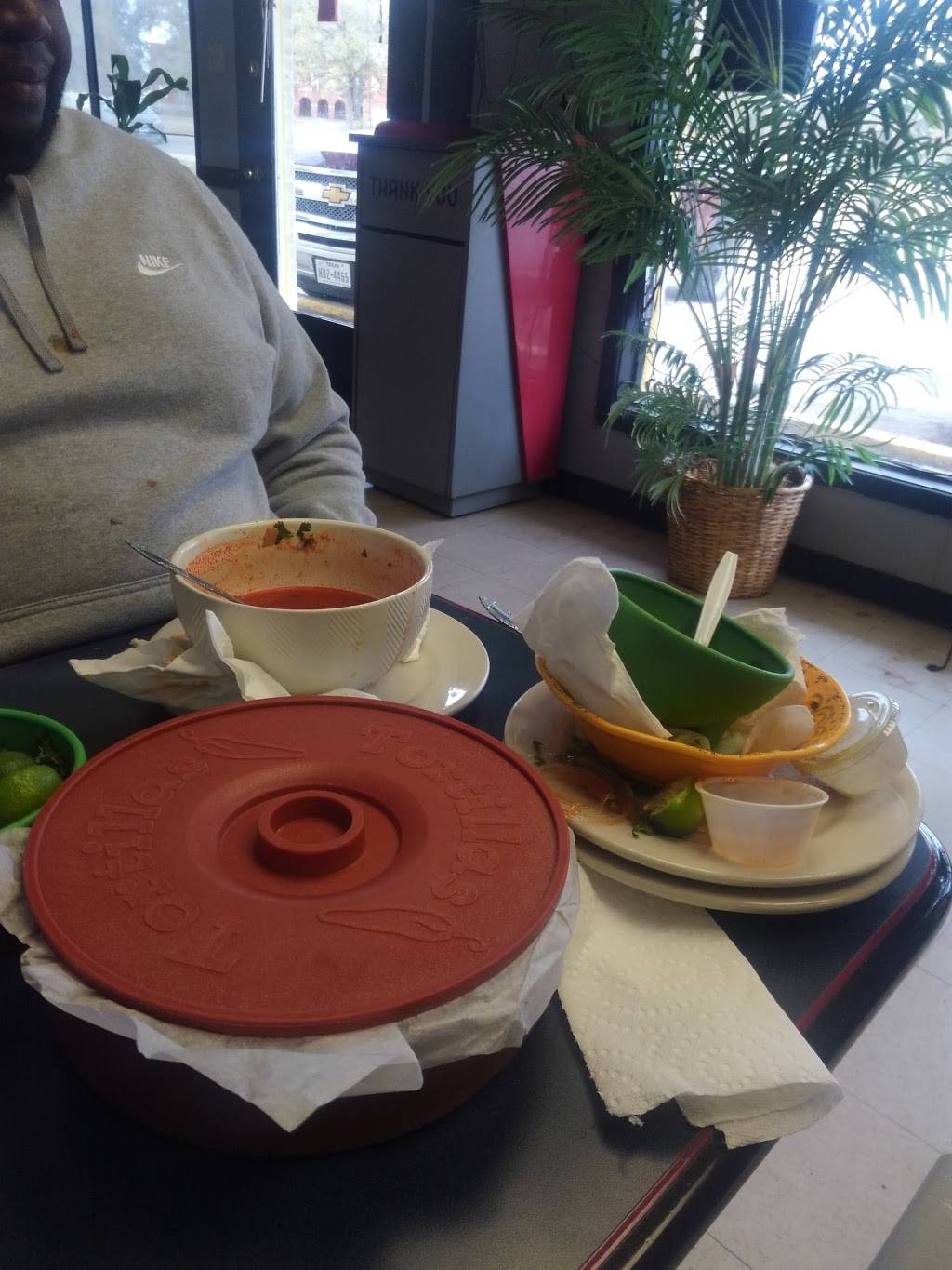 Lupitas Bakery & Restaurant | restaurant | 3600 N 19th St, Waco, TX 76708, USA | 2542350813 OR +1 254-235-0813