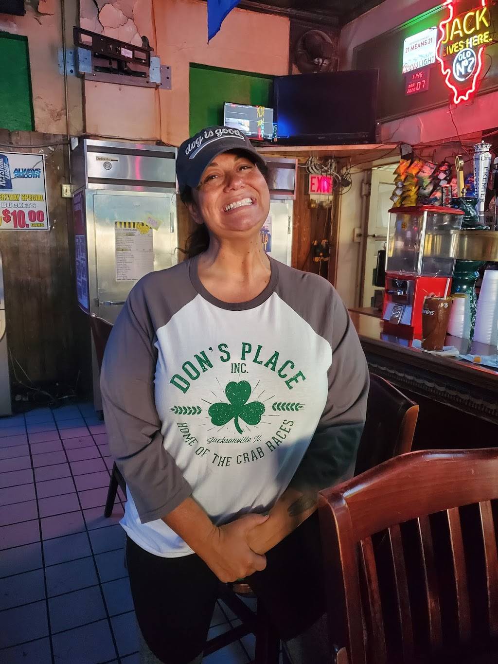 Dons Place Inc | restaurant | 207 W Morgan St, Jacksonville, IL 62650, USA | 2172432112 OR +1 217-243-2112