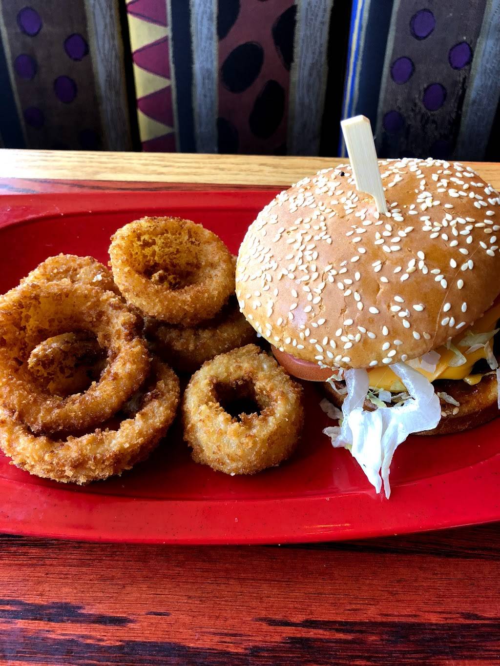 Red Robin Gourmet Burgers and Brews | restaurant | 1375 W Elliot Rd, Tempe, AZ 85284, USA | 4809409900 OR +1 480-940-9900