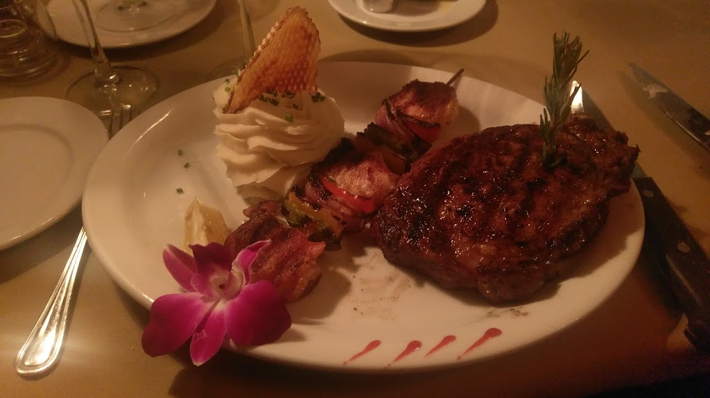 Holdrens Steaks & Seafood | restaurant | 512 State St, Santa Barbara, CA 93101, USA | 8059653363 OR +1 805-965-3363