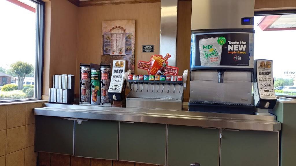 McDonalds | cafe | 225 Fork Of The, River Pl, Sevierville, TN 37862, USA | 8654533747 OR +1 865-453-3747