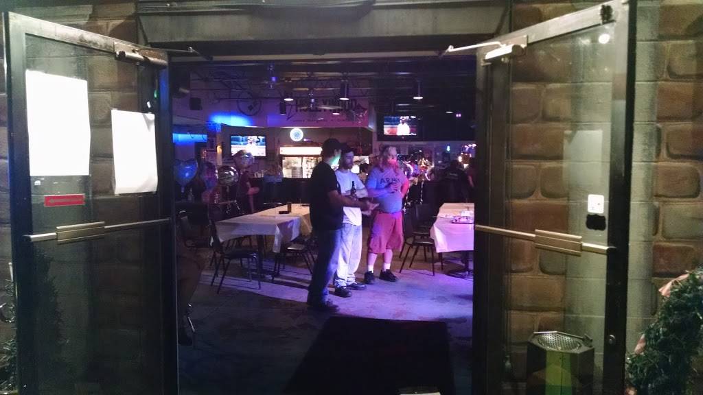 Hollywood Cafe and Sports Bar | restaurant | 2917 Duss Ave, Ambridge, PA 15003, USA | 7242661933 OR +1 724-266-1933