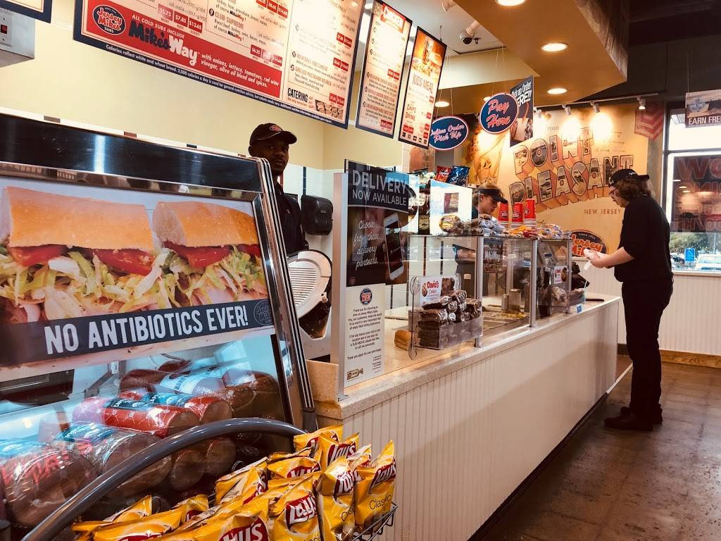 Jersey Mikes Subs | meal takeaway | 1650 Park Pl Blvd Ste. 106, St Louis Park, MN 55416, USA | 9525121600 OR +1 952-512-1600