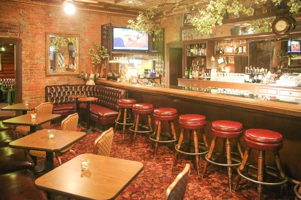 Gianninis Italian Dinners | restaurant | 19845 CA-88, Pine Grove, CA 95665, USA | 2092967222 OR +1 209-296-7222