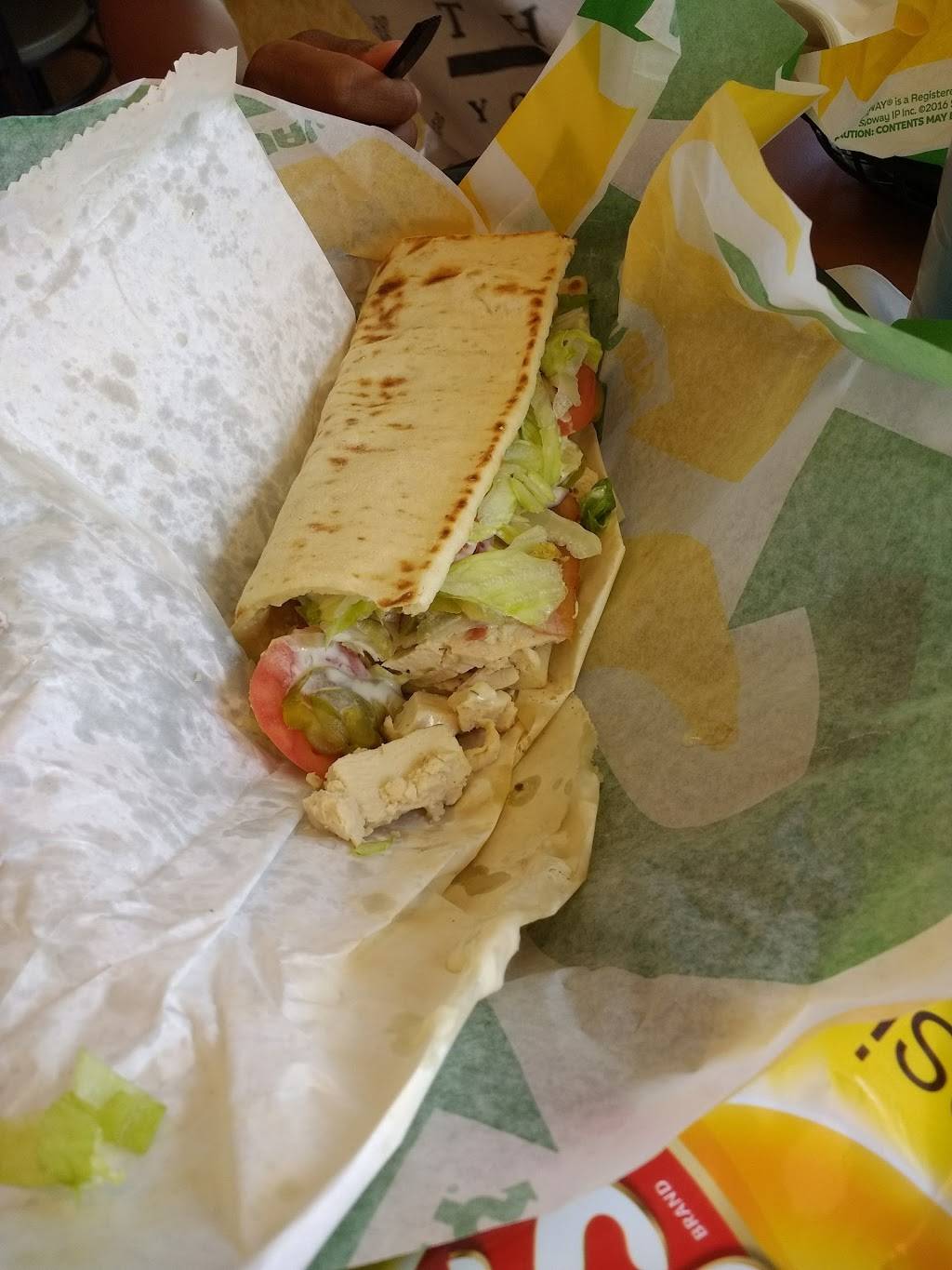 Subway Restaurants | restaurant | 61 E Mt Pleasant Ave, Livingston, NJ 07039, USA | 9732512458 OR +1 973-251-2458